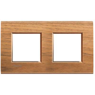 Plaque de recouvrement 2x2 modules entraxe 71mm noyer national Living Light Bticino