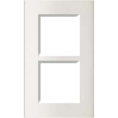 Plaque de recouvrement 2x2 modules entraxe 57mm blanc Living Light Bticino