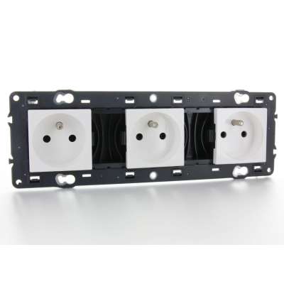 Prise de courant triple standard 2P+T 16A/250V bornes auto support à vis Valena Next blanc Legrand